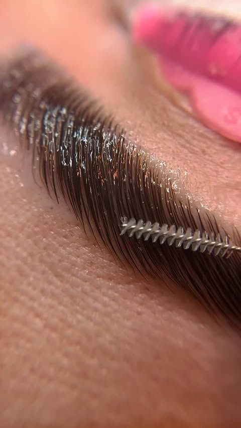 Laminare sprâncene Timișoara — brow lamination realizat de Kame Ly